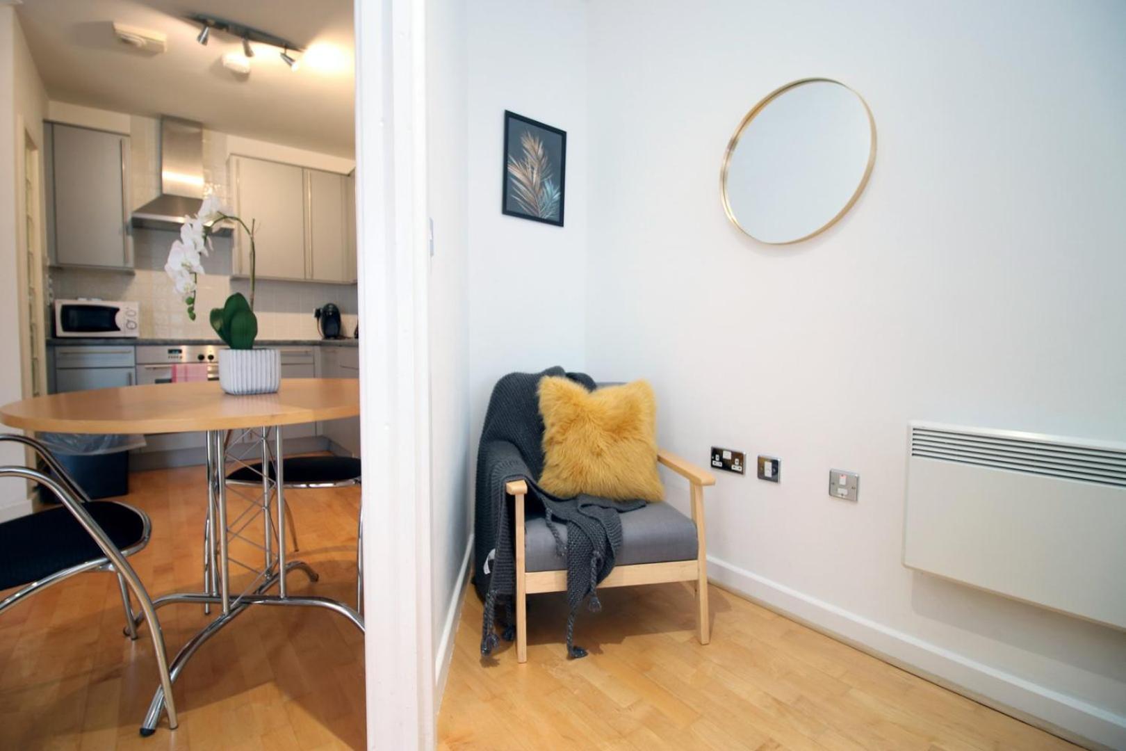 Centrally Located Spacious 2Br | Cohost Partners Cardiff Esterno foto