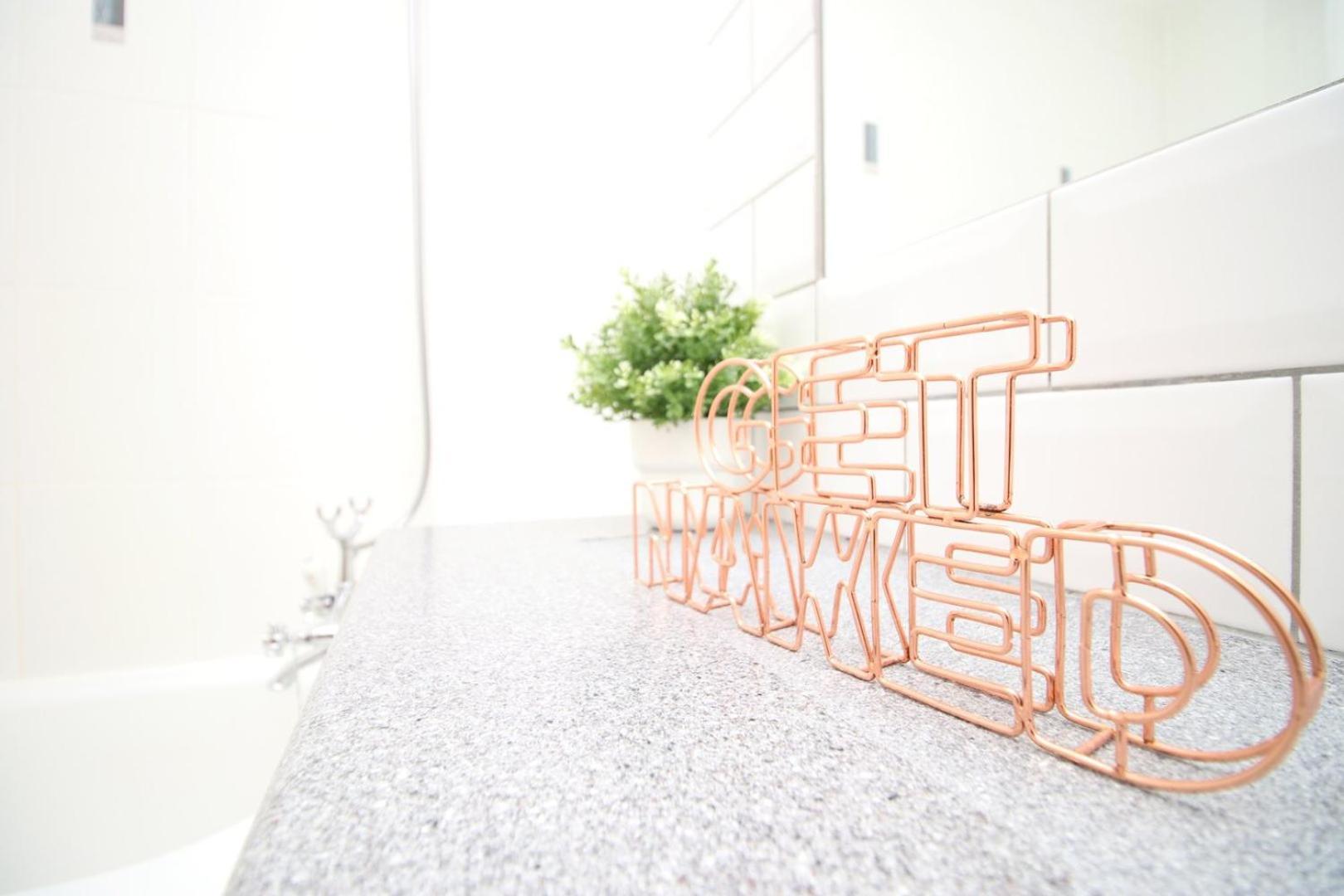 Centrally Located Spacious 2Br | Cohost Partners Cardiff Esterno foto